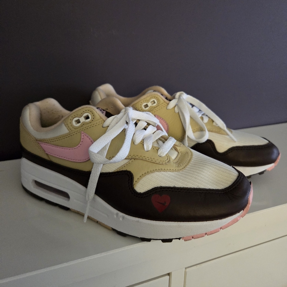 Nike Women’s Cream Pink Brown Air Max Sneakers